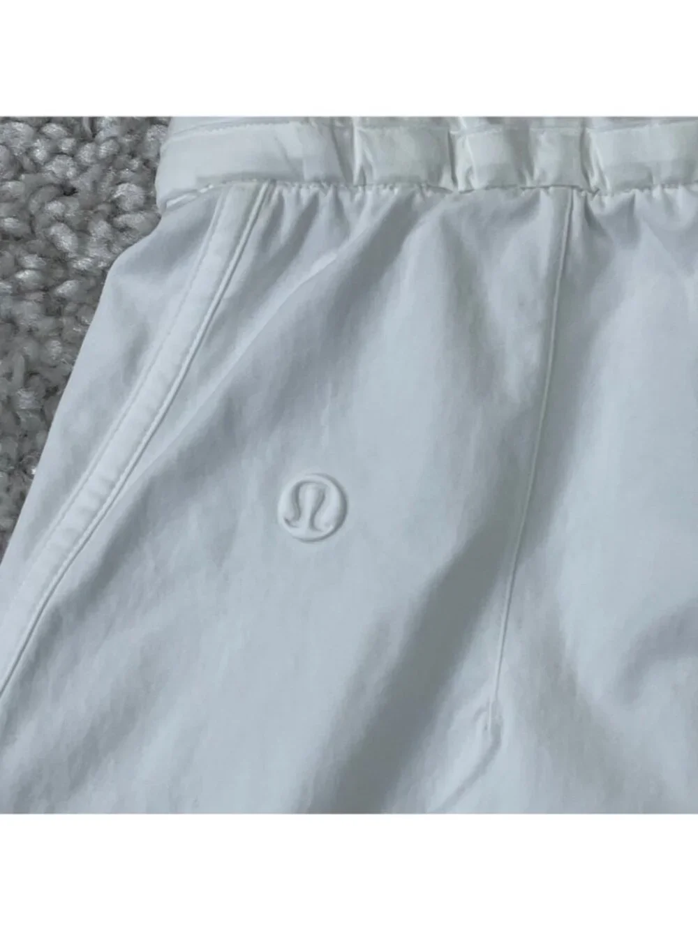 Lululemon Cinchable Waist High Rise Woven Shorts White Womens Medium